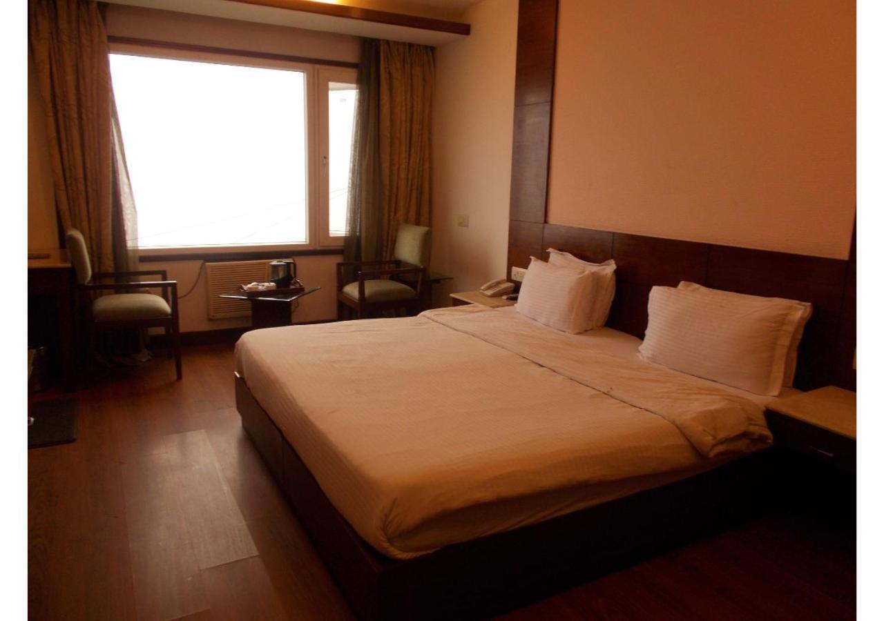 The Imperial Square Hotel Mussoorie Exterior photo
