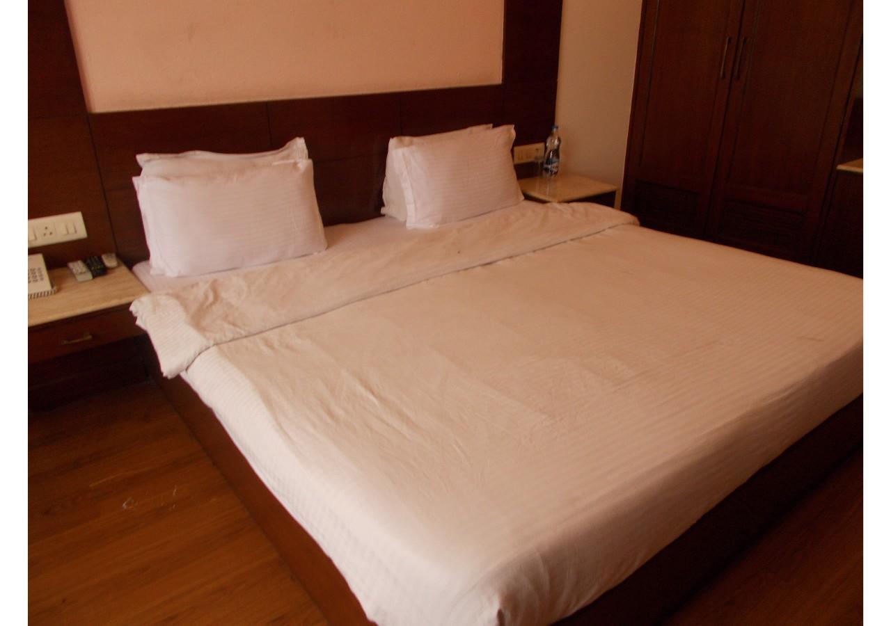 The Imperial Square Hotel Mussoorie Exterior photo