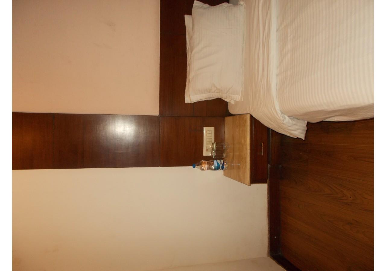 The Imperial Square Hotel Mussoorie Exterior photo