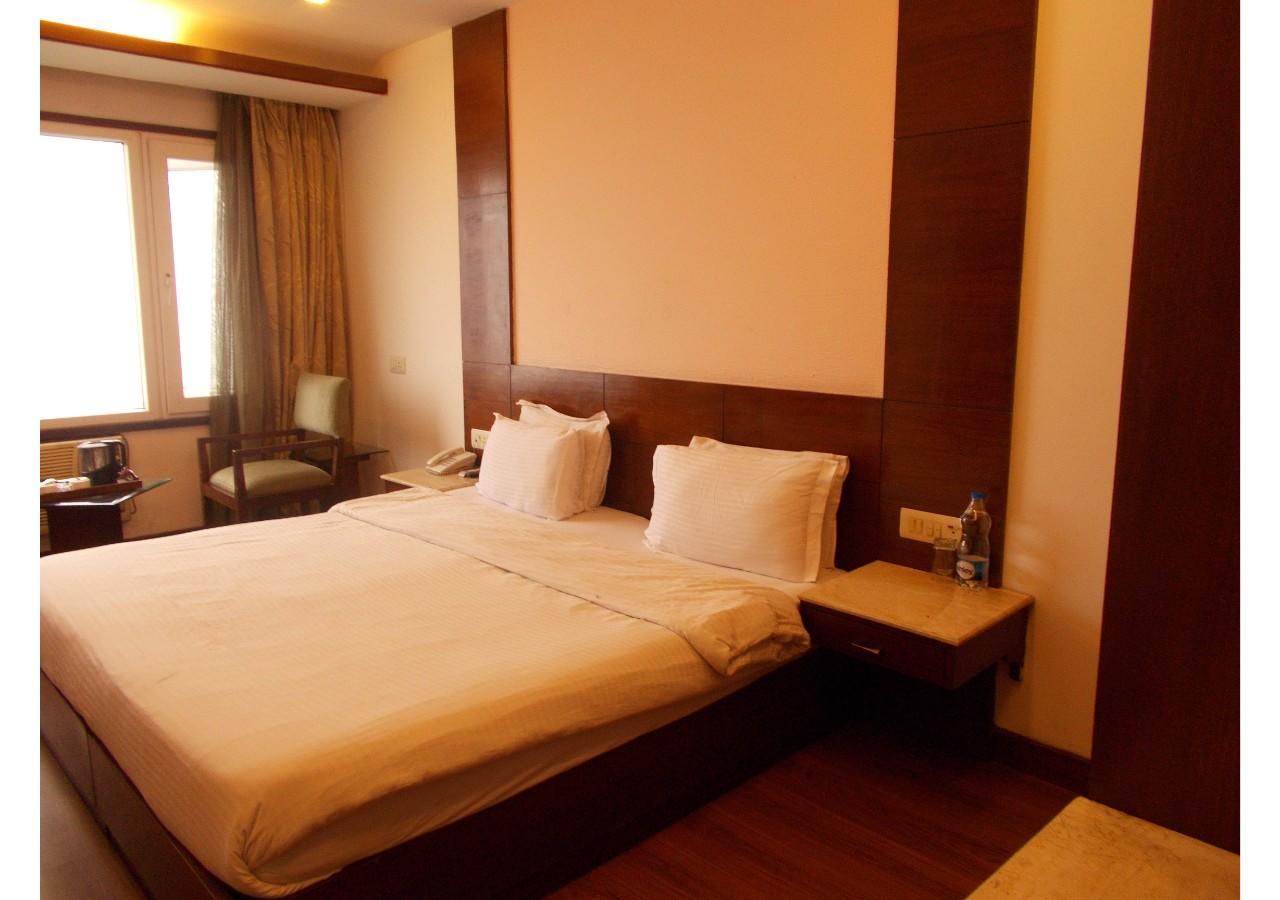 The Imperial Square Hotel Mussoorie Exterior photo