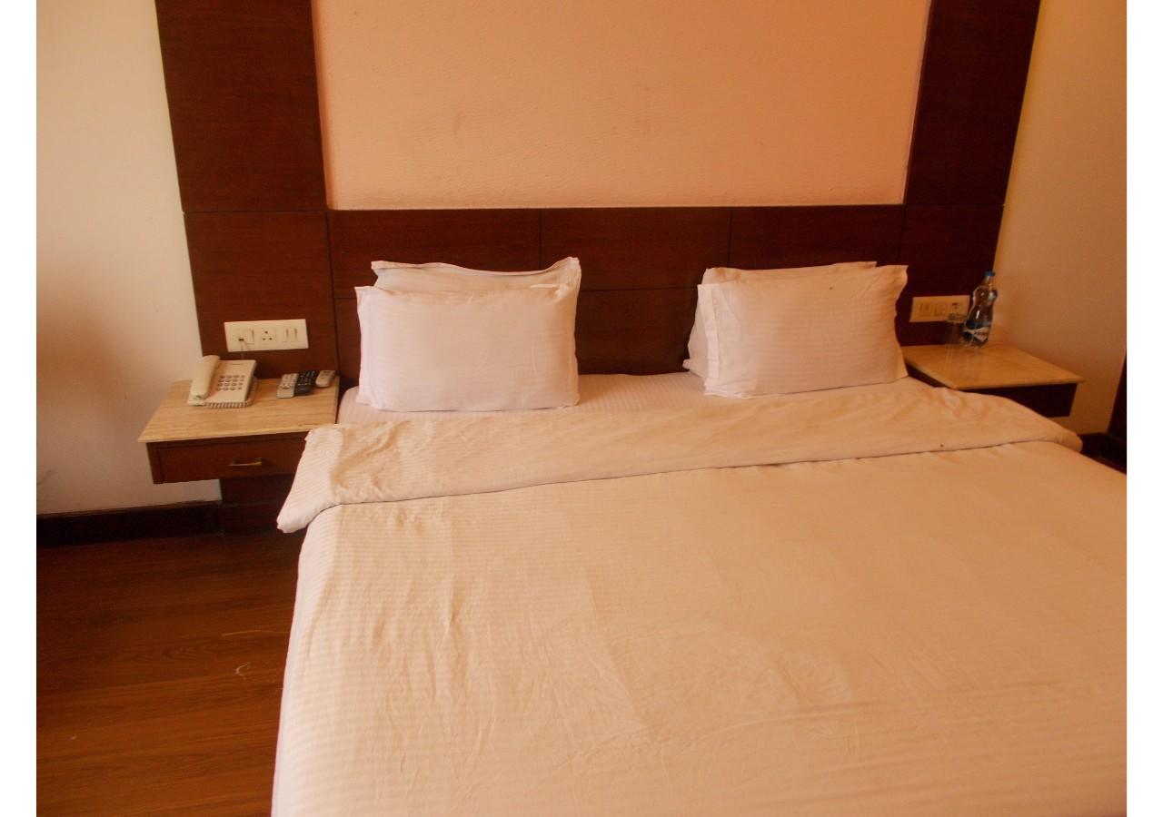 The Imperial Square Hotel Mussoorie Exterior photo